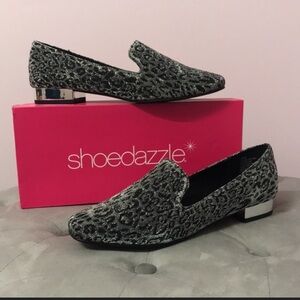 Shoe Dazzle metallic flat in 8.5